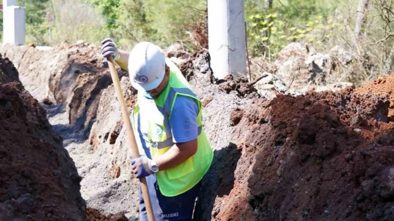 MUSKİ, Dalaman Şerefler Kırcagedire'de su isale hattını yeniledi; 3.800 m'lik hat düzenlendi, 3.300 m kamusal yola alındı