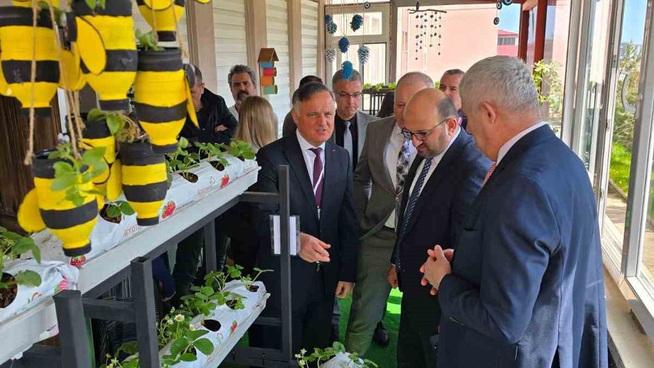 Namık Kemal Anadolu Lisesi'nde "Recycle Your Future" Erasmus Projesi'nin Son Hareketliliği Düzenlendi