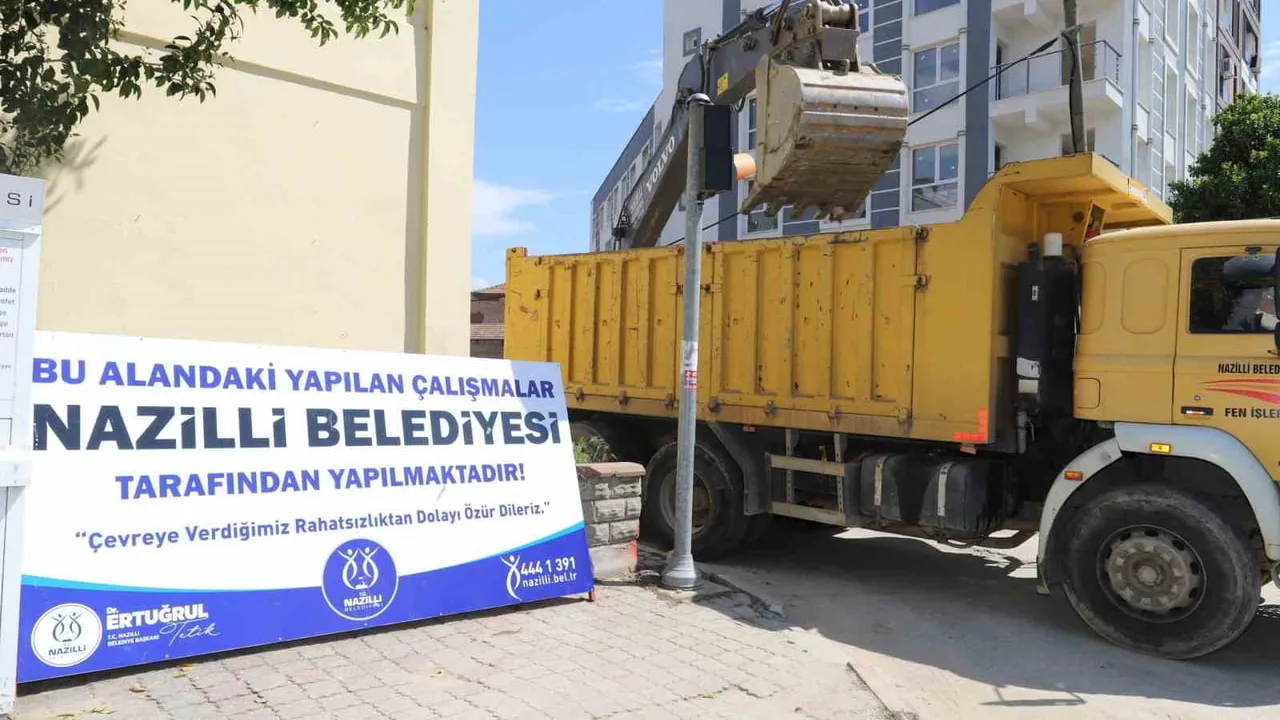Nazilli Belediyesi Çapahasan Mahallesi 381 Sokak'ta kapsamlı yol yenileme çalışması başlattı