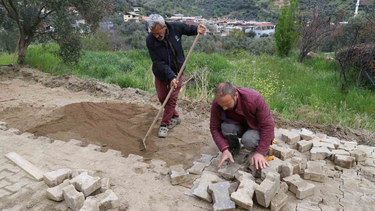 Nazilli'de Bayındır ve Dallıca Mahallelerinde Yol Bakım ve Onarım Çalışmaları Başladı