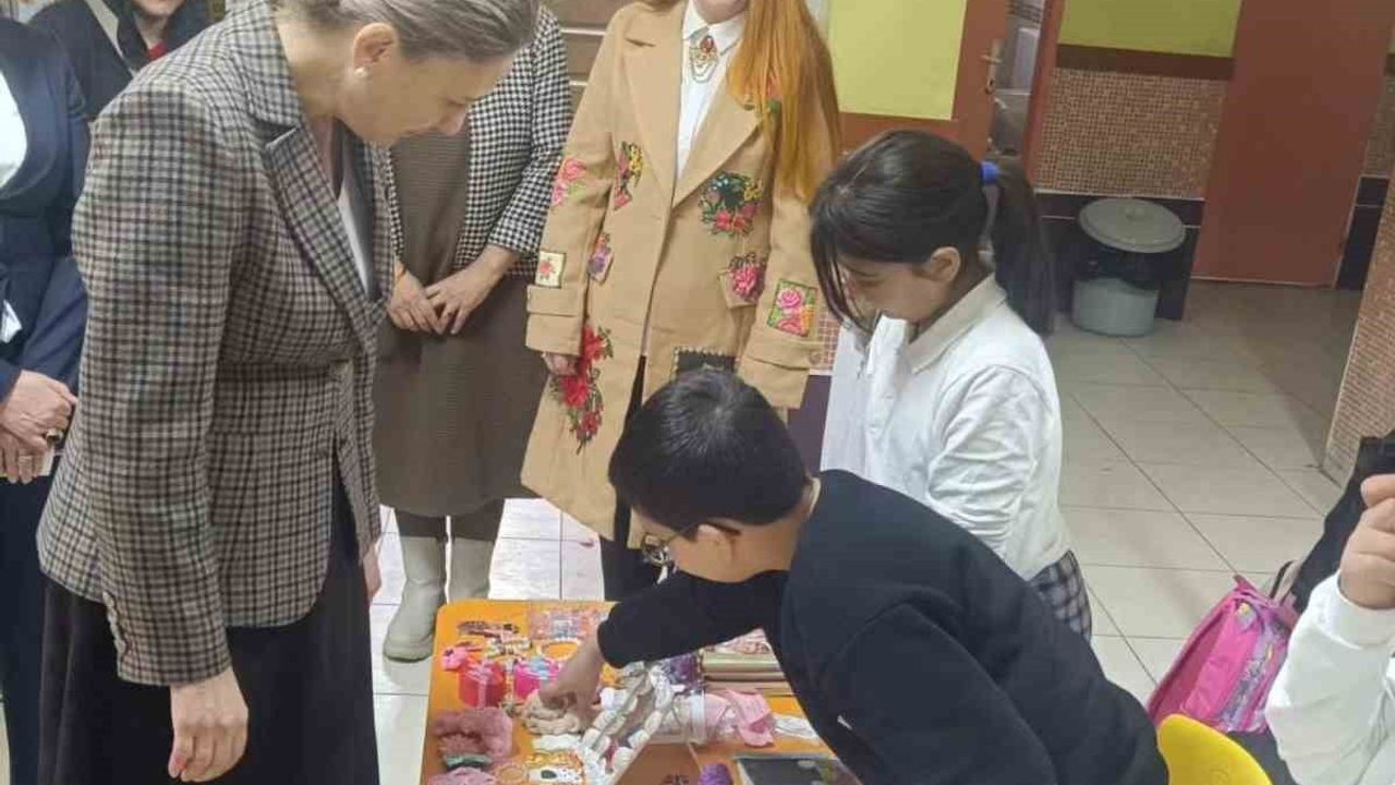 Nazilli'de Minik Girişimciler Pazarı'nı Kaymakam Huriye Küpeli Kan ziyaret etti