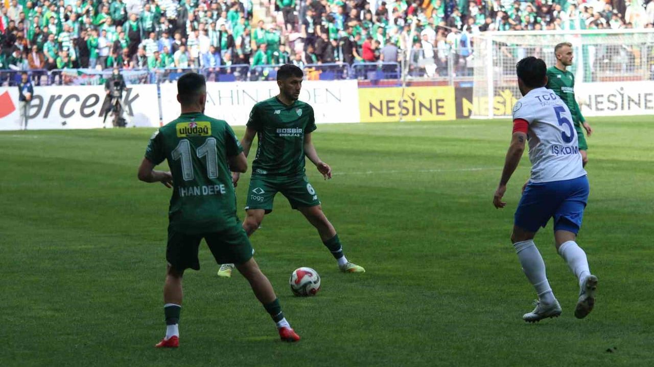 Nesine 2. Lig Kırmızı Grup: Bursaspor 1-0 Ankara Demirspor