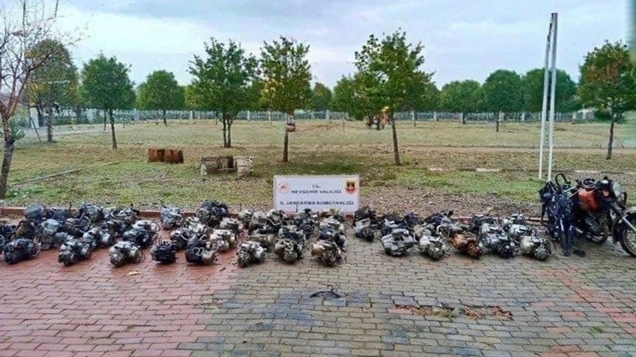 Nevşehir’de şase numaralarını kazıyarak motosikletleri trafiğe çıkaran tamircilere operasyon: 2 gözaltı