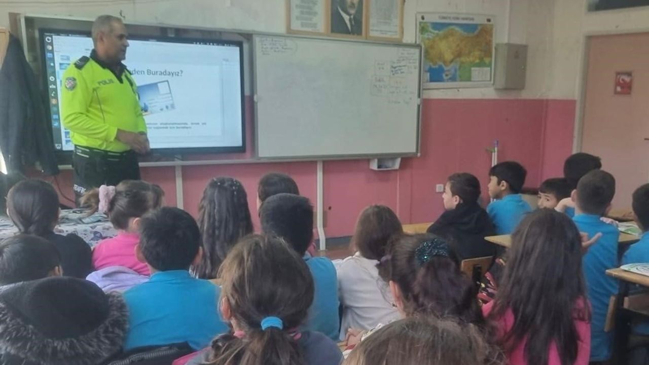 Niğde'de narkotik ekipleri vatandaşlara uyuşturucu konusunda bilgilendirme yaptı