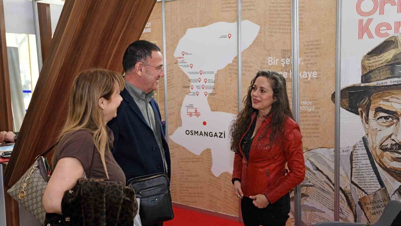 Nilüfer Açıkalın, TÜYAP Bursa 23. Kitap Fuarı'nda Osmangazi Okurlarıyla Buluştu