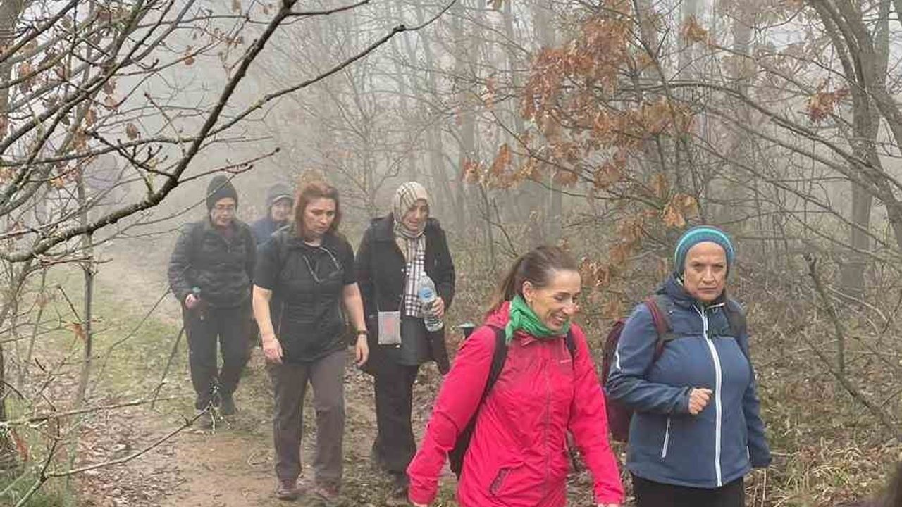 Nilüfer Belediyesi, Ulusal Kanser Haftası'nda Unçukuru'nda 7,5 km doğa yürüyüşü düzenledi