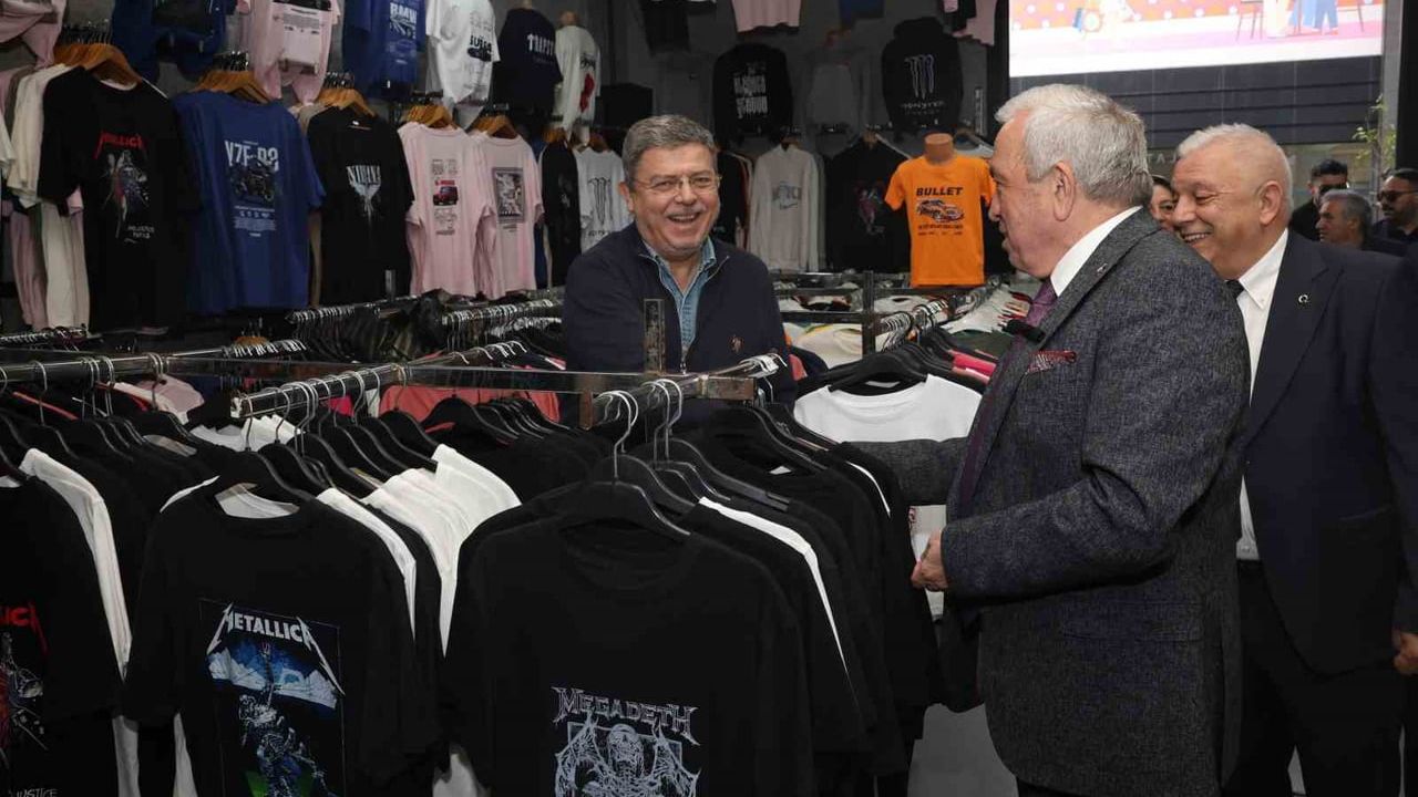 Nilüfer’in 8’inci giyim pazarı Balat’ta açıldı