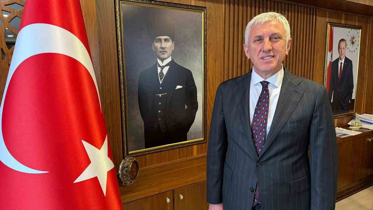 Of'un Dünya Kupası Gururu: TFF Başkanlarının Oflu Oluşu İlçede Coşkuyla Karşılandı