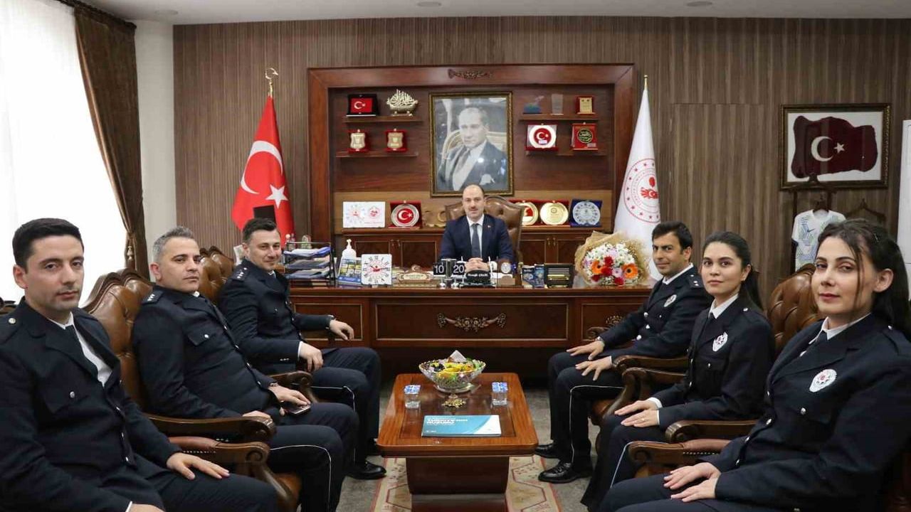 Oltu’da 10 Nisan etkinlikleriyle Türk Polis Teşkilatı’nın 181. kuruluş yıl dönümü kutlandı