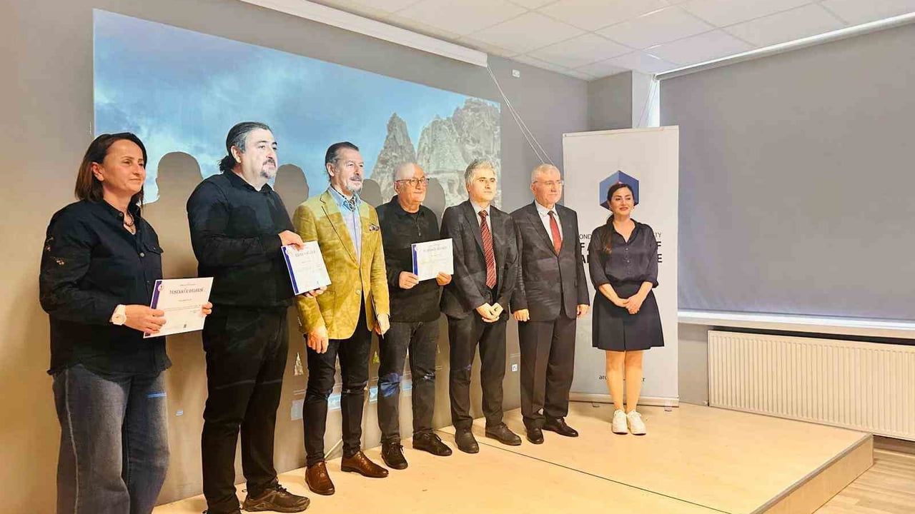 OMÜ'de 'Fotoğrafın Işığında: Doğa, Kent ve Mimarlık' semineri yoğun ilgi gördü