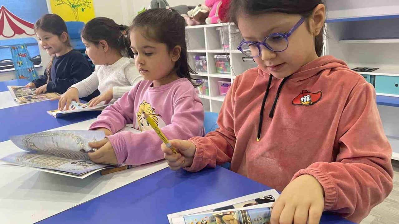 Onikişubat'ta Minik Kalpler Yazarlık Atölyesi: Kütüphaneler Haftası'nda 10 Sınıfın Hikâye Kitapları