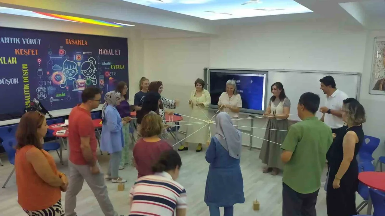 ÖRAV 12. Eğitim Şenliği 11-12 Nisan’da başlıyor: Nisan ayında 6 ilde öğretmenlerle buluşacak