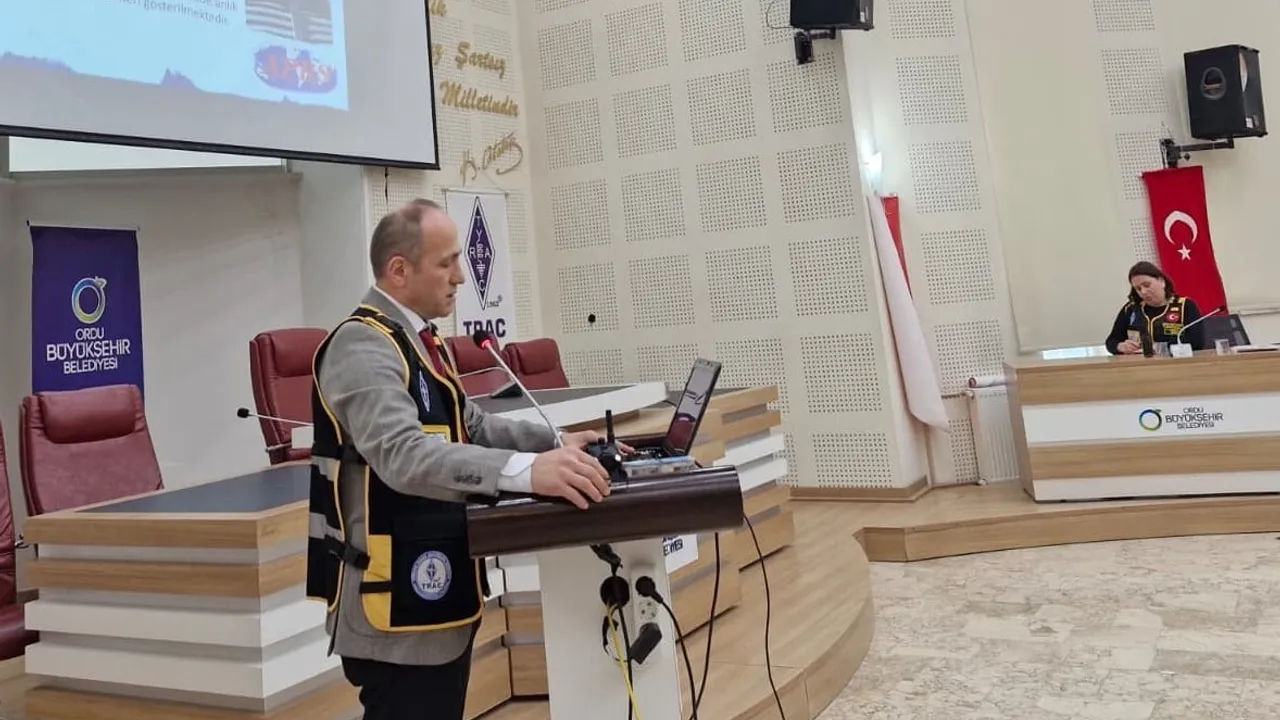 Ordu'da Afet Haberleşmesi ve Telsiz Kullanımı Konferansı: Amatör Telsizciliğin Kriz Yönetimindeki Rolü