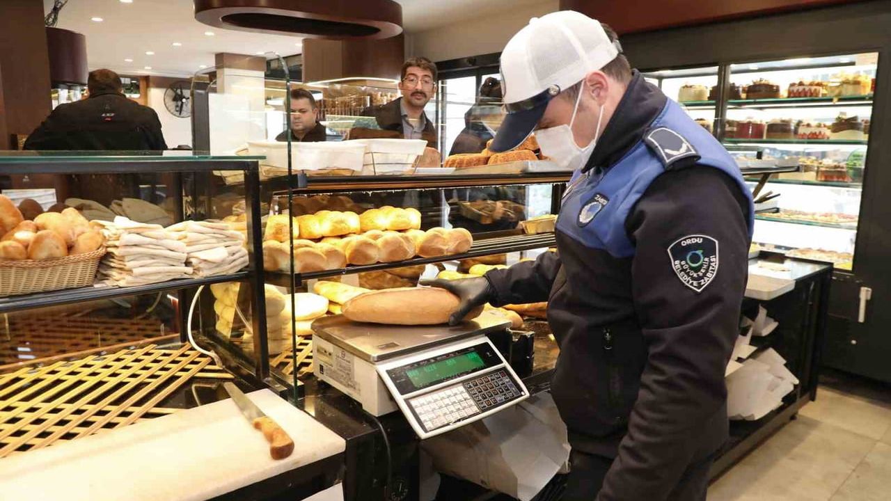 Ordu’da fırınlara gramaj ve hijyen denetimi: Zabıta ekipleri yaklaşık 30 işletmeyi kontrol etti