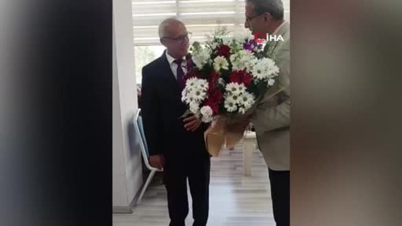 Osmaniye'de 43 yıllık fen bilgisi öğretmeni Mustafa Çelebi'ye duygusal veda