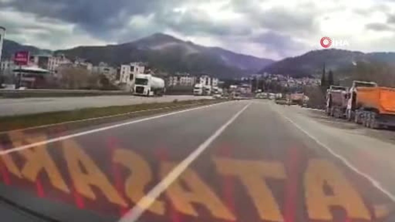 Osmaniye'de tır ile hafif ticari aracın çarpıştığı kazada sürücü hayatını kaybetti