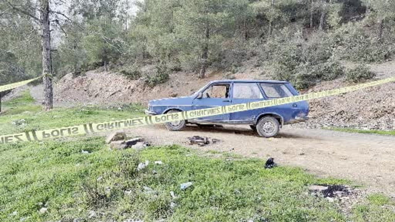 Osmaniye'nin Bahçe ilçesinde park halindeki araçta erkek cesedi bulundu