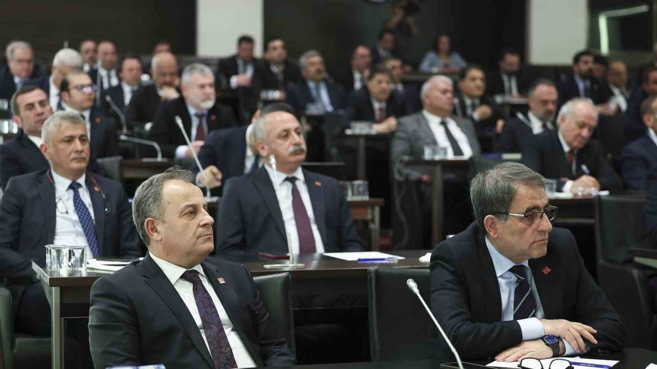 Özgür Özel, CHP İl Başkanları Toplantısına Başkanlık Etti