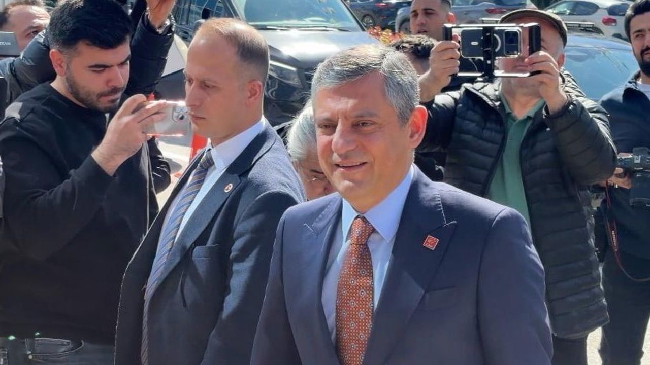 Özgür Özel: İran'da savaşa doğrudan taraf değiliz — CHP'den erken seçim çağrısı