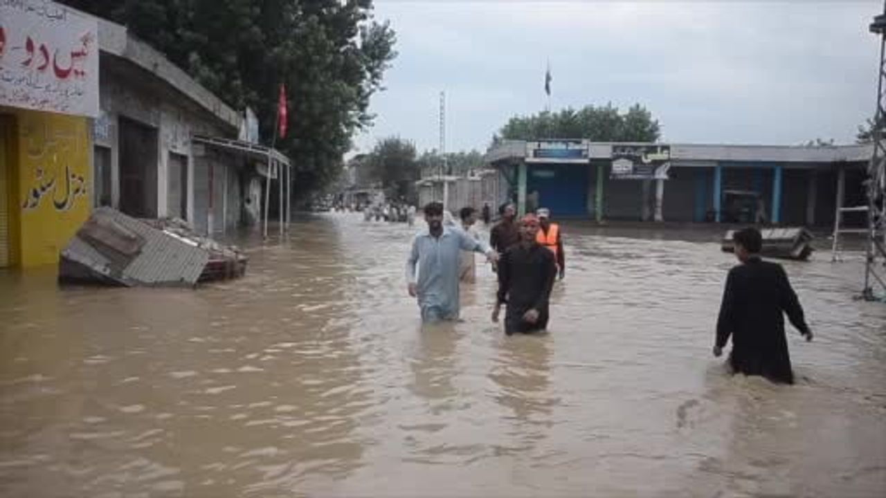 Pakistan’daki sellerde can kaybı 68’e yükseldi