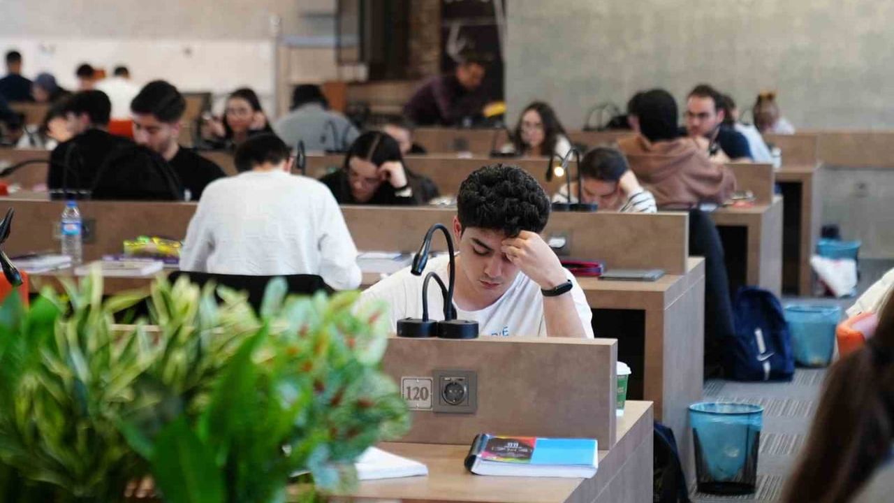 Pancarlı Gençlik Kütüphanesi, Şehitkamil'de gençlerin tercih edilen çalışma merkezi oldu