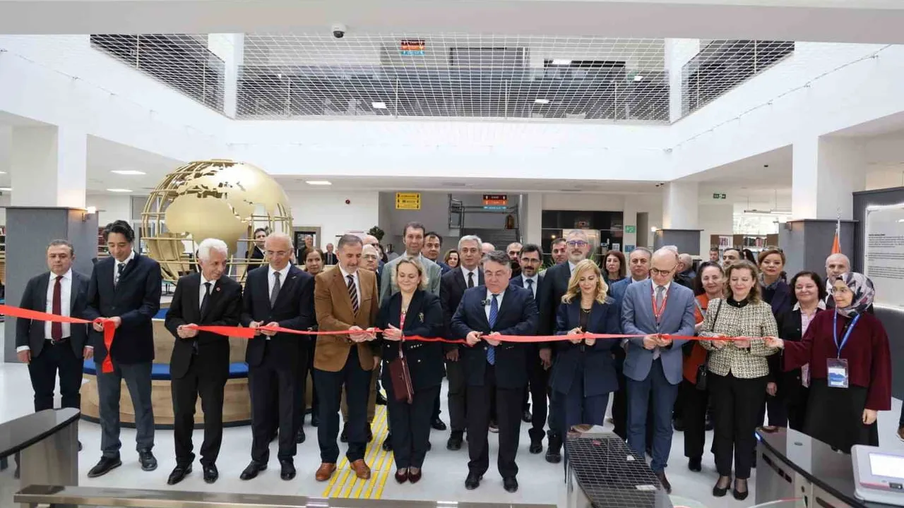 Prof. Dr. Durmuş Günay Kütüphanesi, BEUN Farabi Kampüsü'nde yenilenerek açıldı