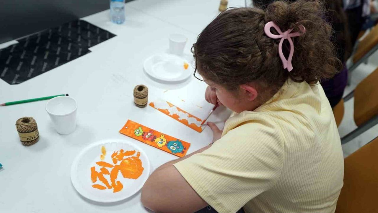 Pusula Maraş, 62’nci Kütüphane Haftası’nda Çocuklara Kitap Ayracı Atölyesi Düzenledi