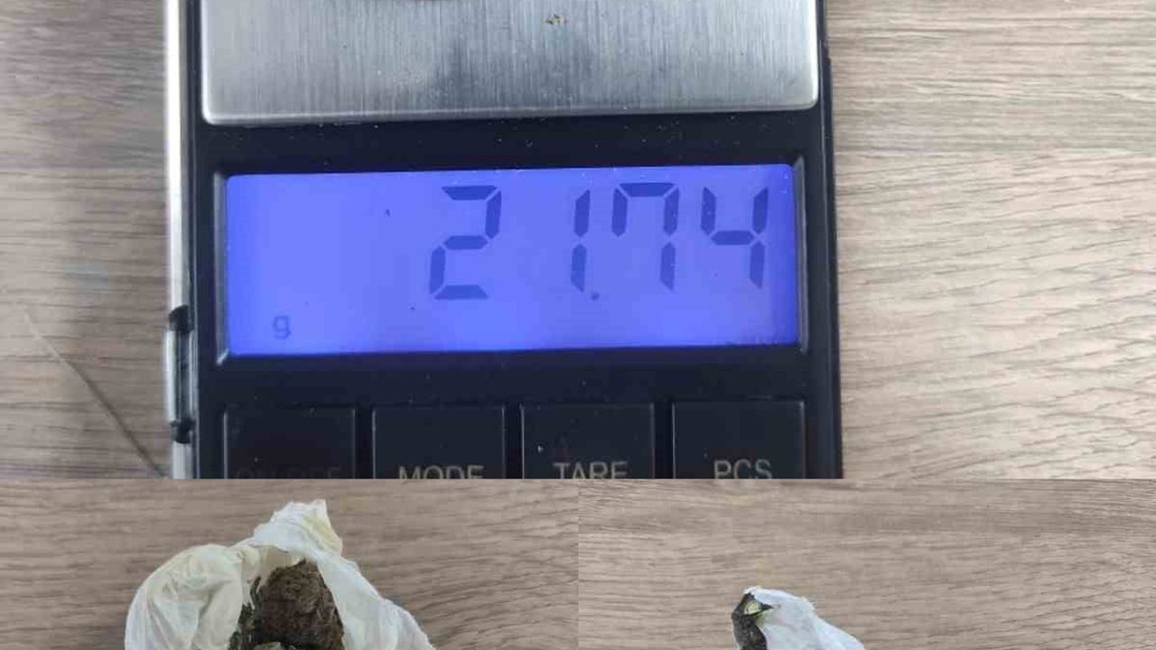 Reyhanlı’da durdurulan araçta kurusıkı tabanca ve uyuşturucu ele geçirildi