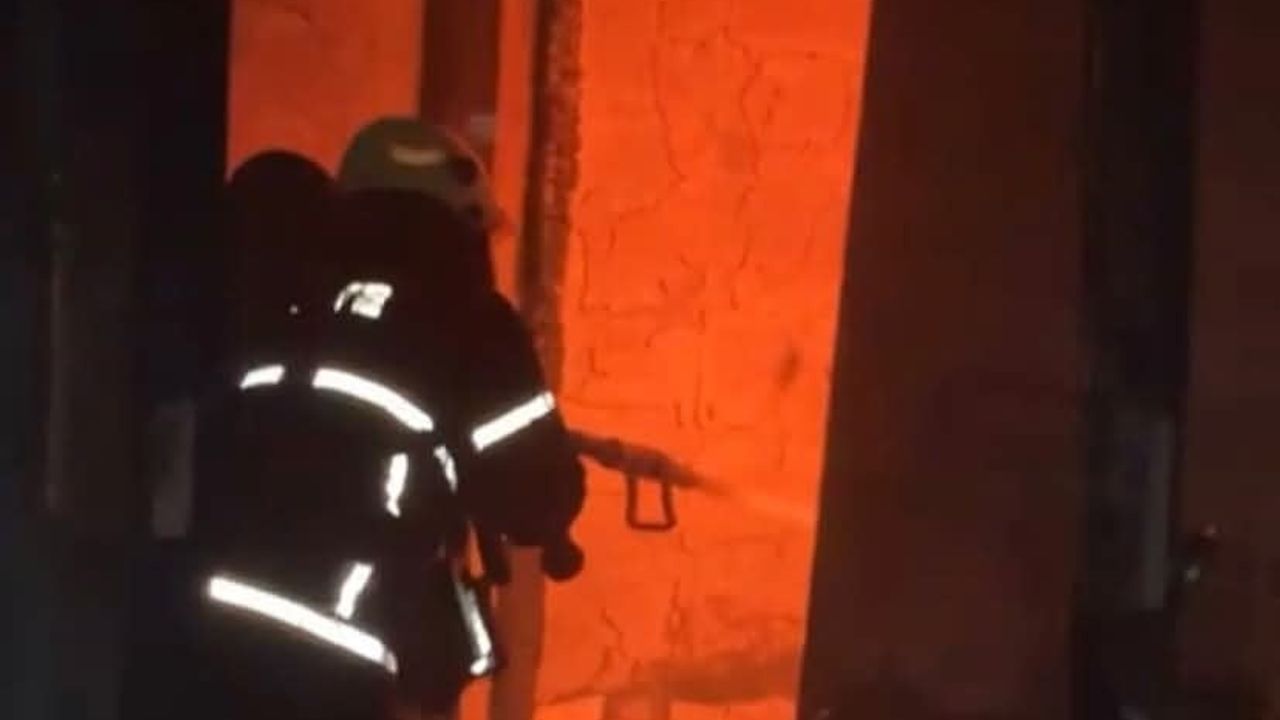 Reyhanlı Harran Mahallesi'nde Ev Yangını Hızla Kontrol Altına Alındı