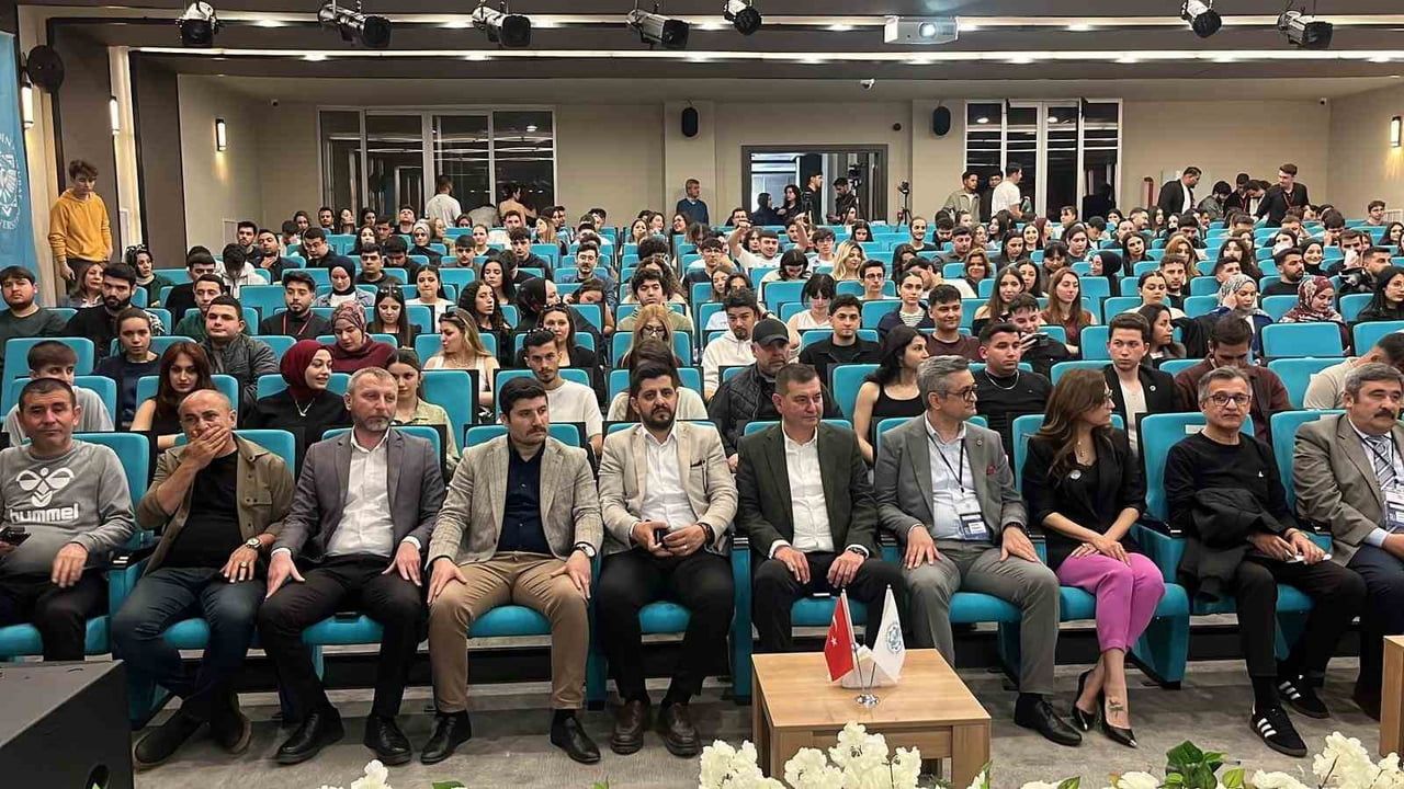 RTÜK Başkan Vekili Dr. Deniz Güçer: Hiçbir mazeret başarının yerini tutamaz — ALKÜ'de Sektör-Öğrenci Buluşması