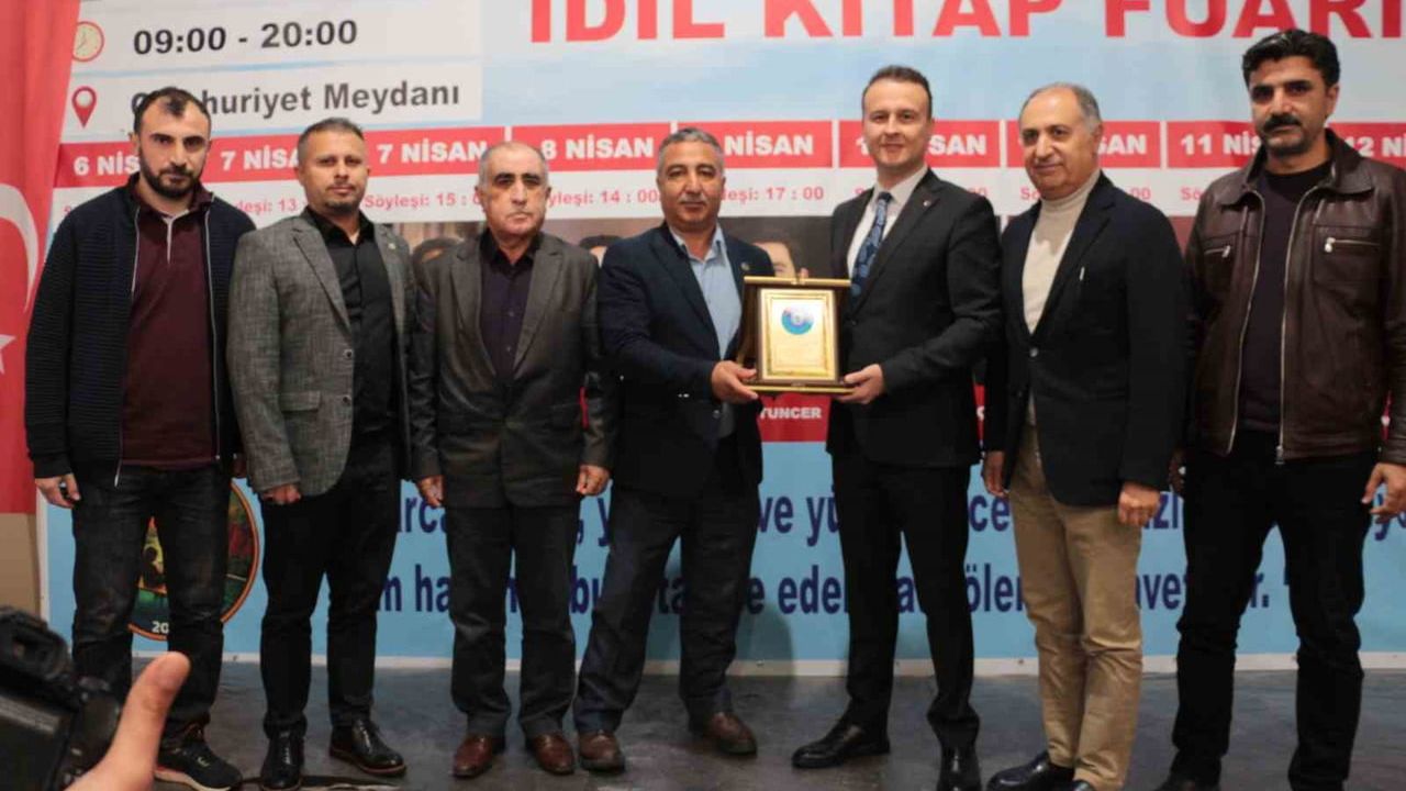 Sağlık-Sen'den Kaymakam Anıl Adıgüzel'e 'Hizmet' Plaketi