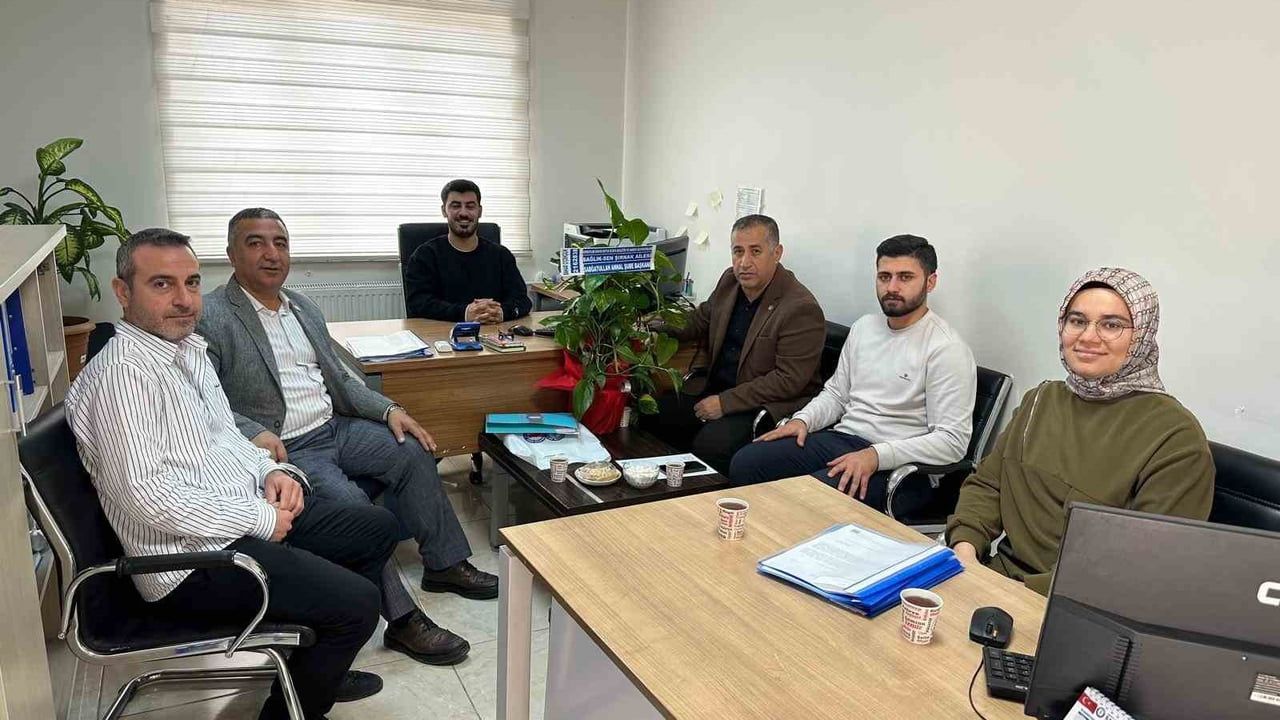 Sağlık-Sen Şırnak Şubesi, İl Sağlık Müdürlüğü Avukatlarını Avukatlar Günü'nde Ziyaret Etti