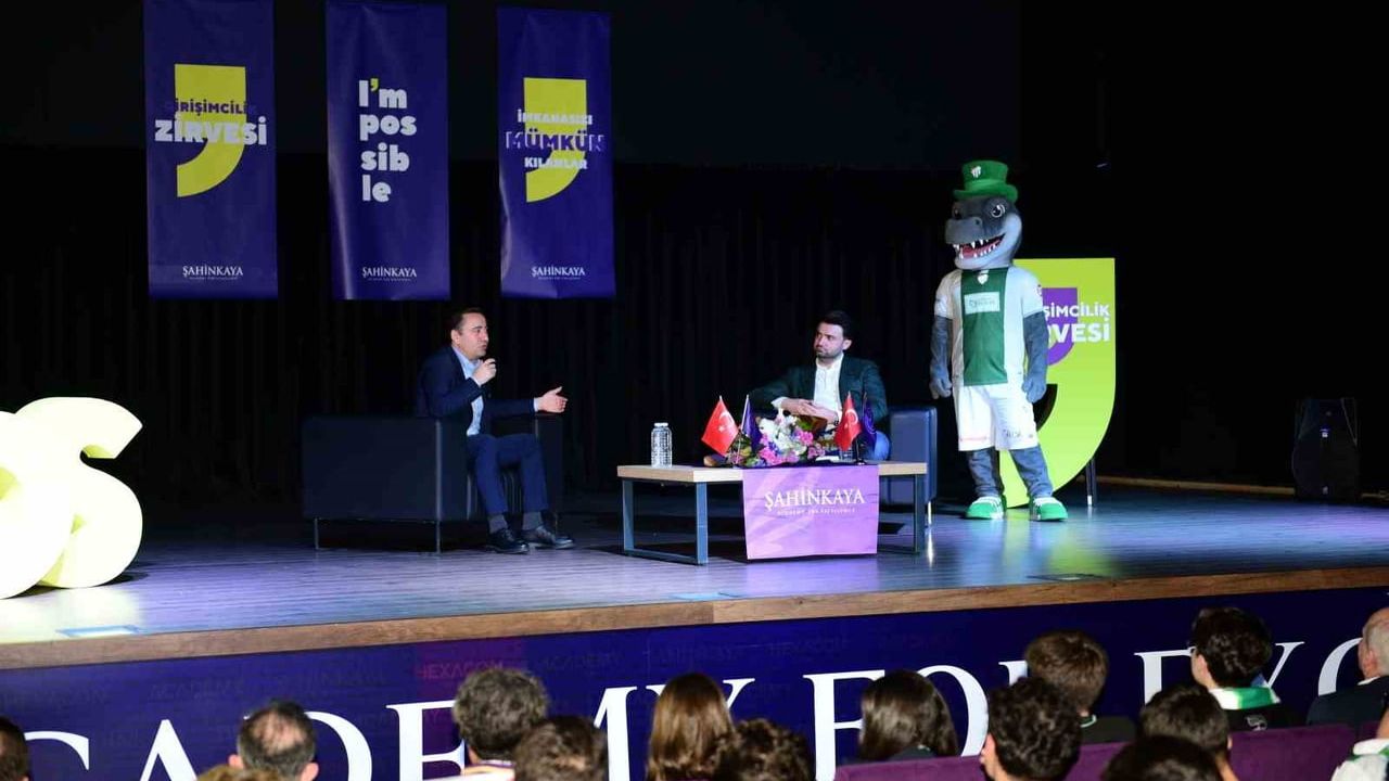 Şahinkaya Girişimcilik Zirvesi 2026 başladı — İlk konuşmacı Bursaspor Başkanı Enes Çelik