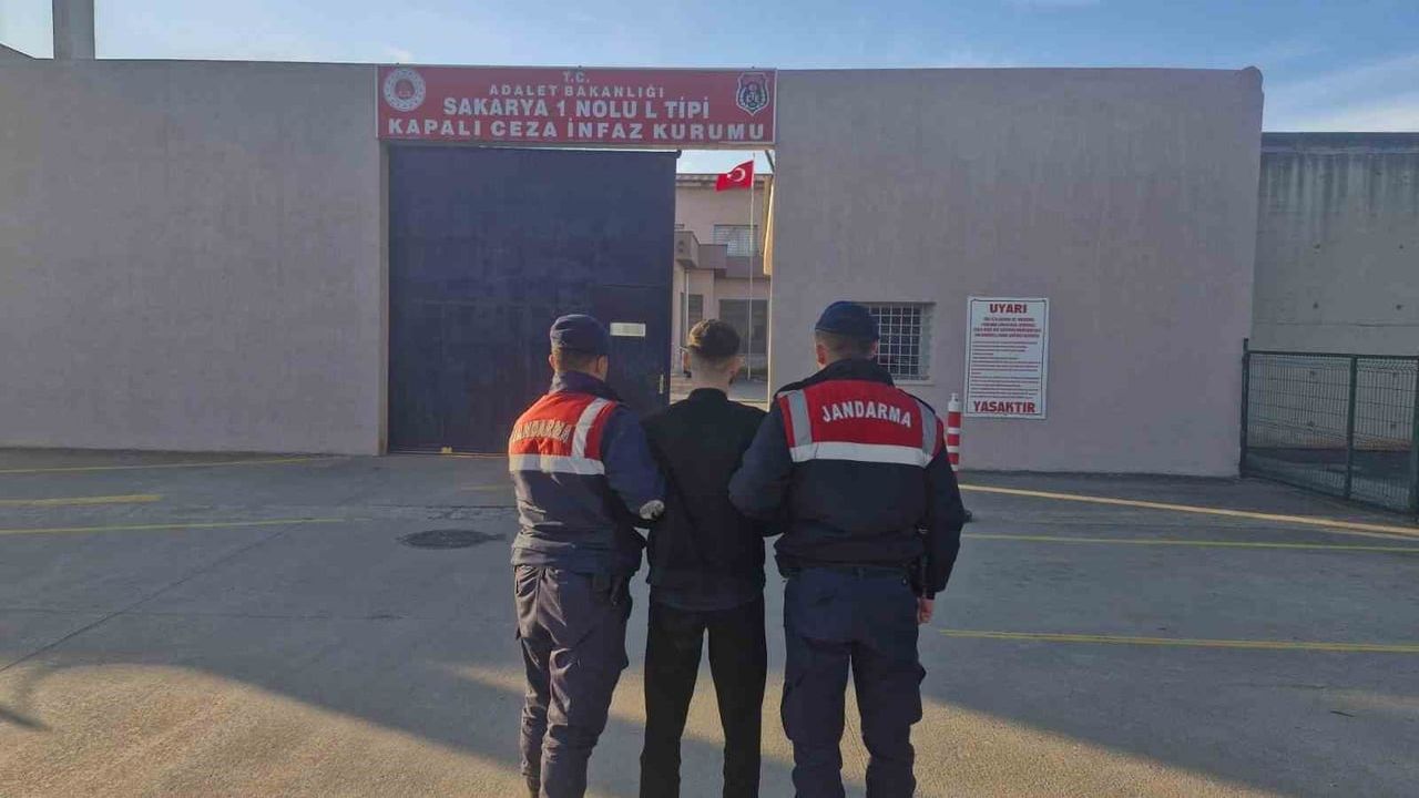 Sakarya Karasu'da uyuşturucu satışında suçüstü yakalanan kişi tutuklandı
