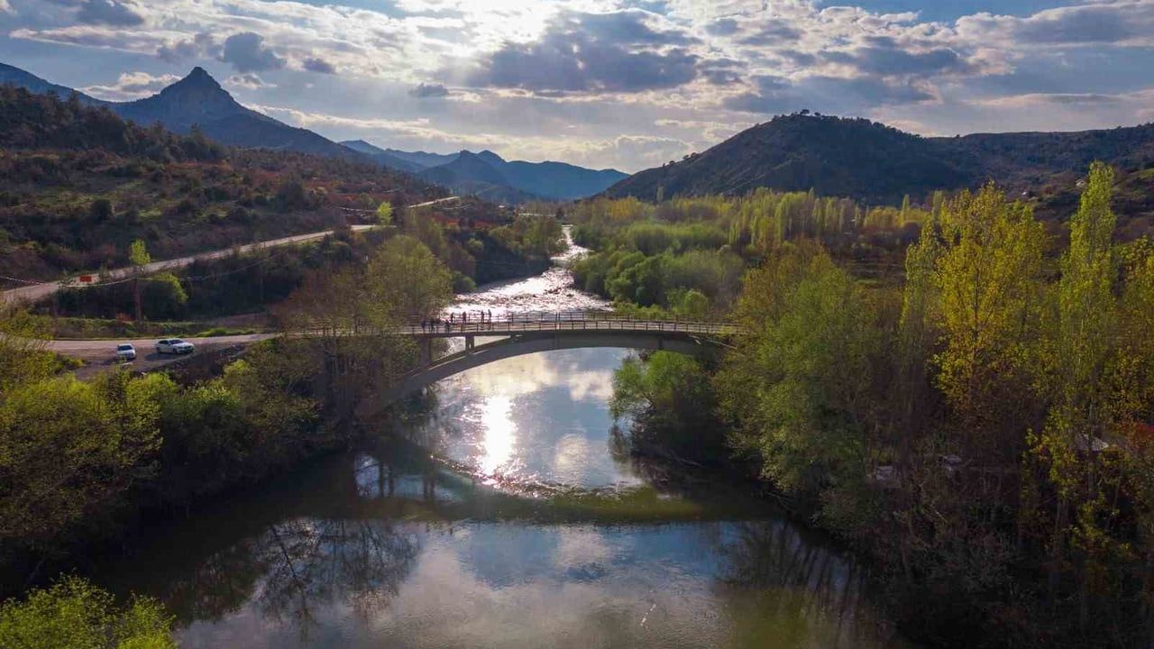 Sakarya Nehri’nin Eşsiz Manzarası İnhisar Çayköy’de Dronla Görüntülendi