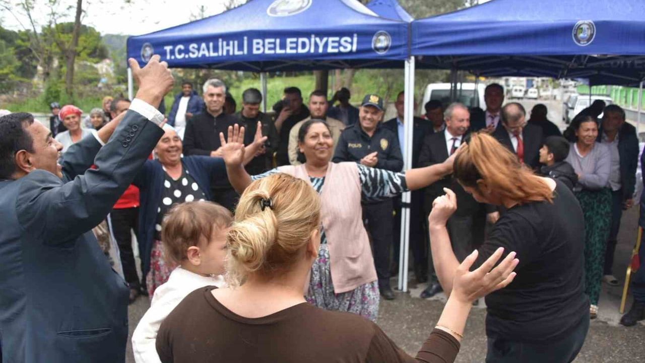 Salihli'de Dünya Romanlar Günü: İlçe protokolünden ziyaret ve hizmet vurgusu
