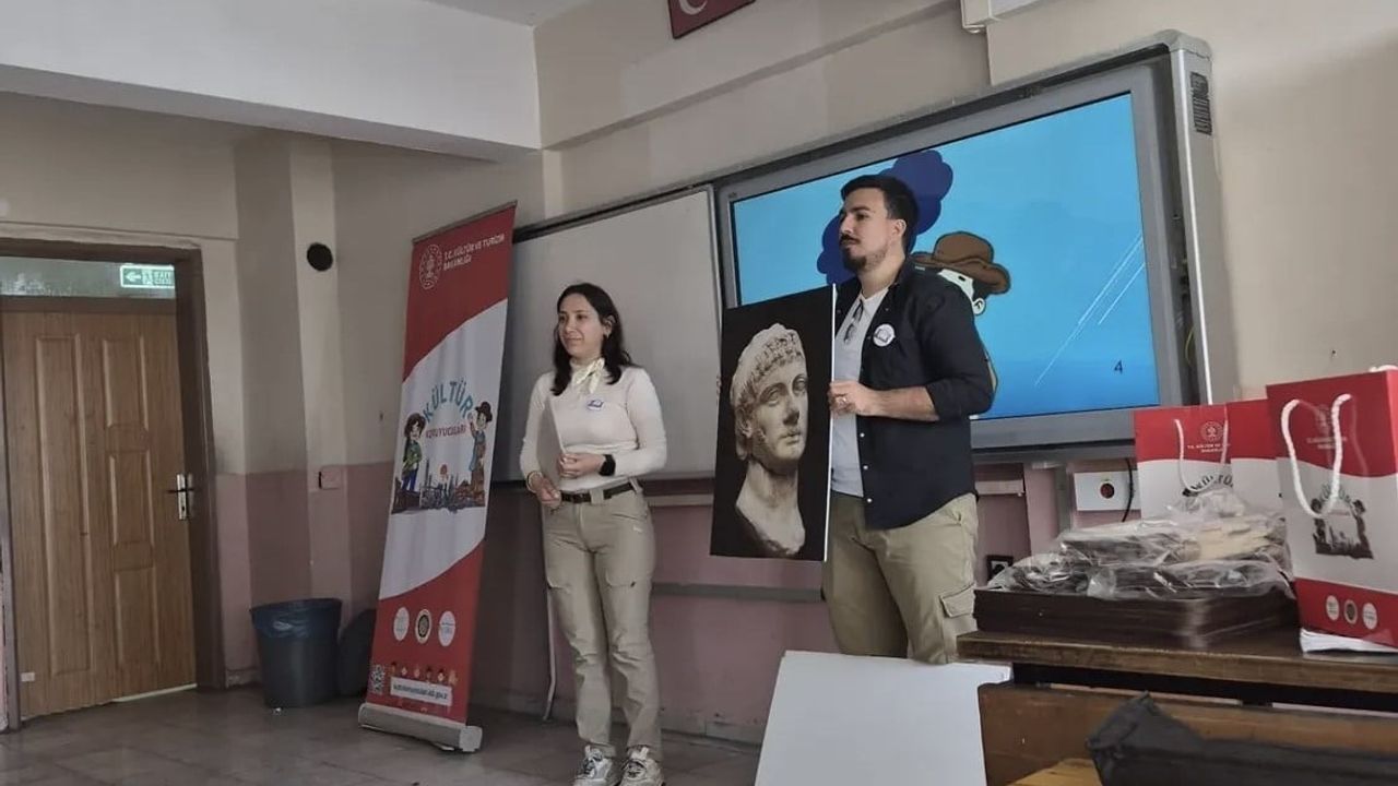 Samandağ’da 'Kültür Koruyucuları' etkinliğiyle ilkokul öğrencilerine tarih bilinci verildi