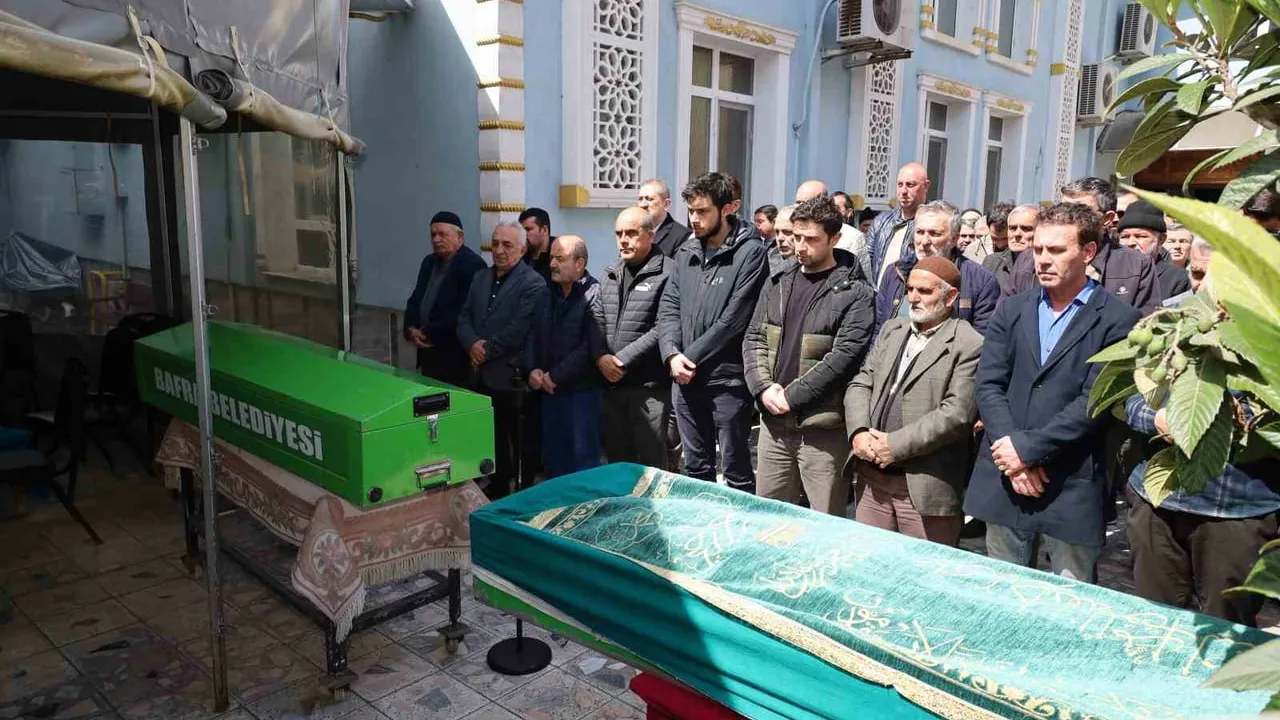 Samsun Bafra’da İki Kardeş Yan Yana Toprağa Verildi