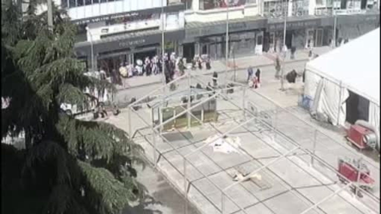 Samsun'da Cumhuriyet Meydanı'nda çıkan kavgada 1 kişi yaralandı