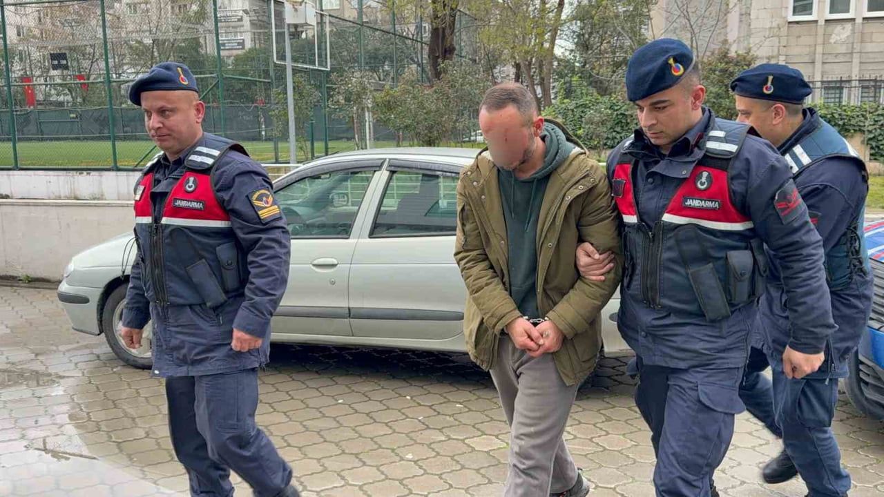 Samsun'da kaçak kazı yaparken yakalanan kişi hırsızlık şüphesiyle gözaltına alındı