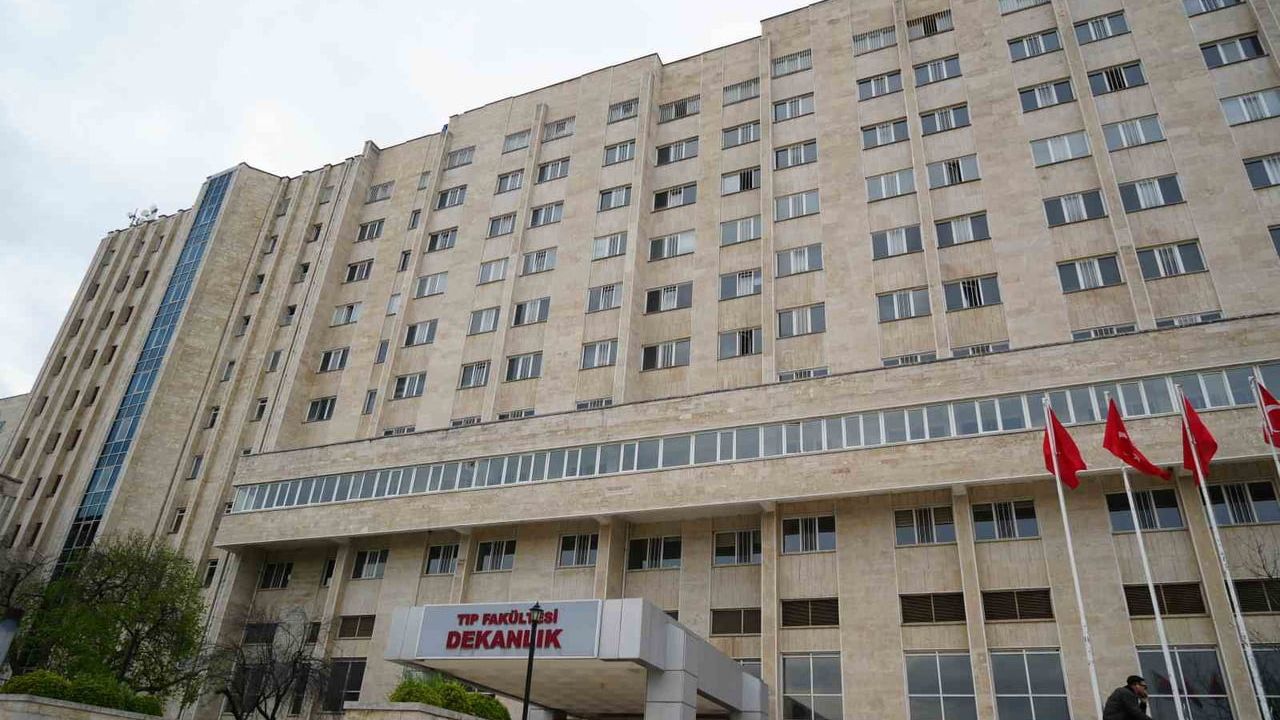 Samsun'da kopan kol yeniden dikildi: 16 yaşındaki öğrenci OMÜ'de başarılı ameliyatla hayata tutundu