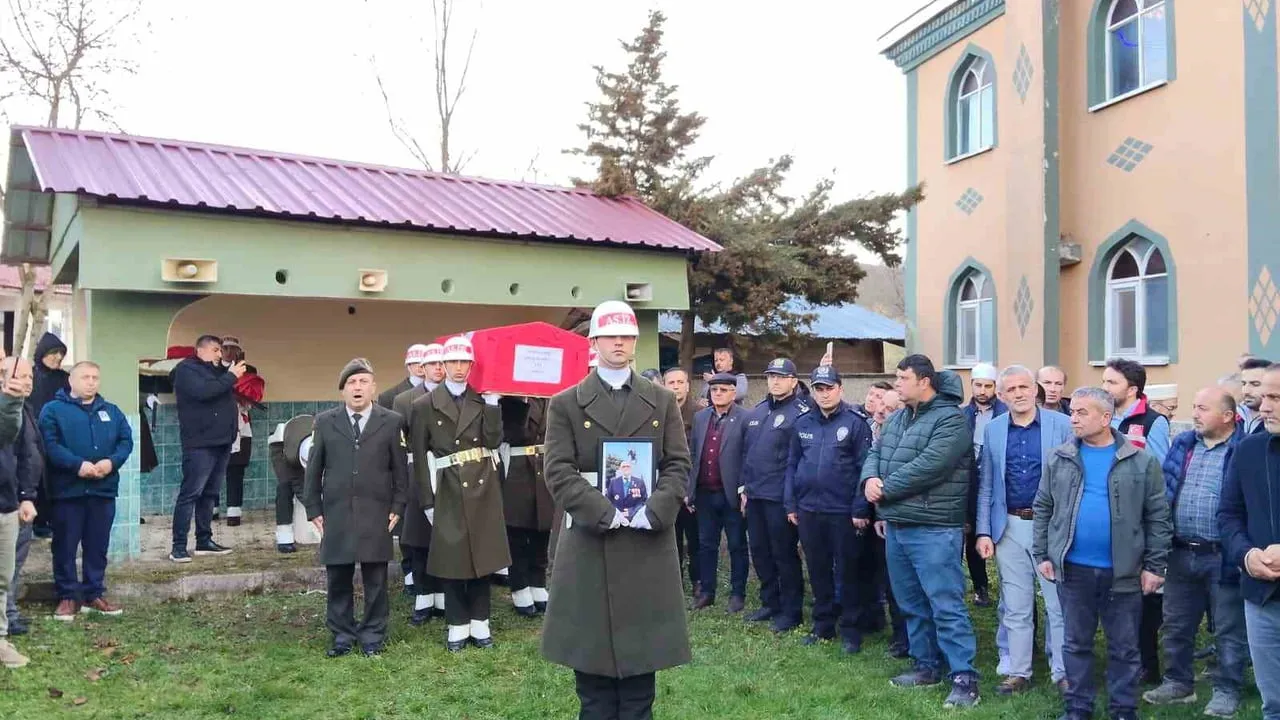 Samsun'da Kore Gazisi Bayram Oflaz için askeri törenle veda