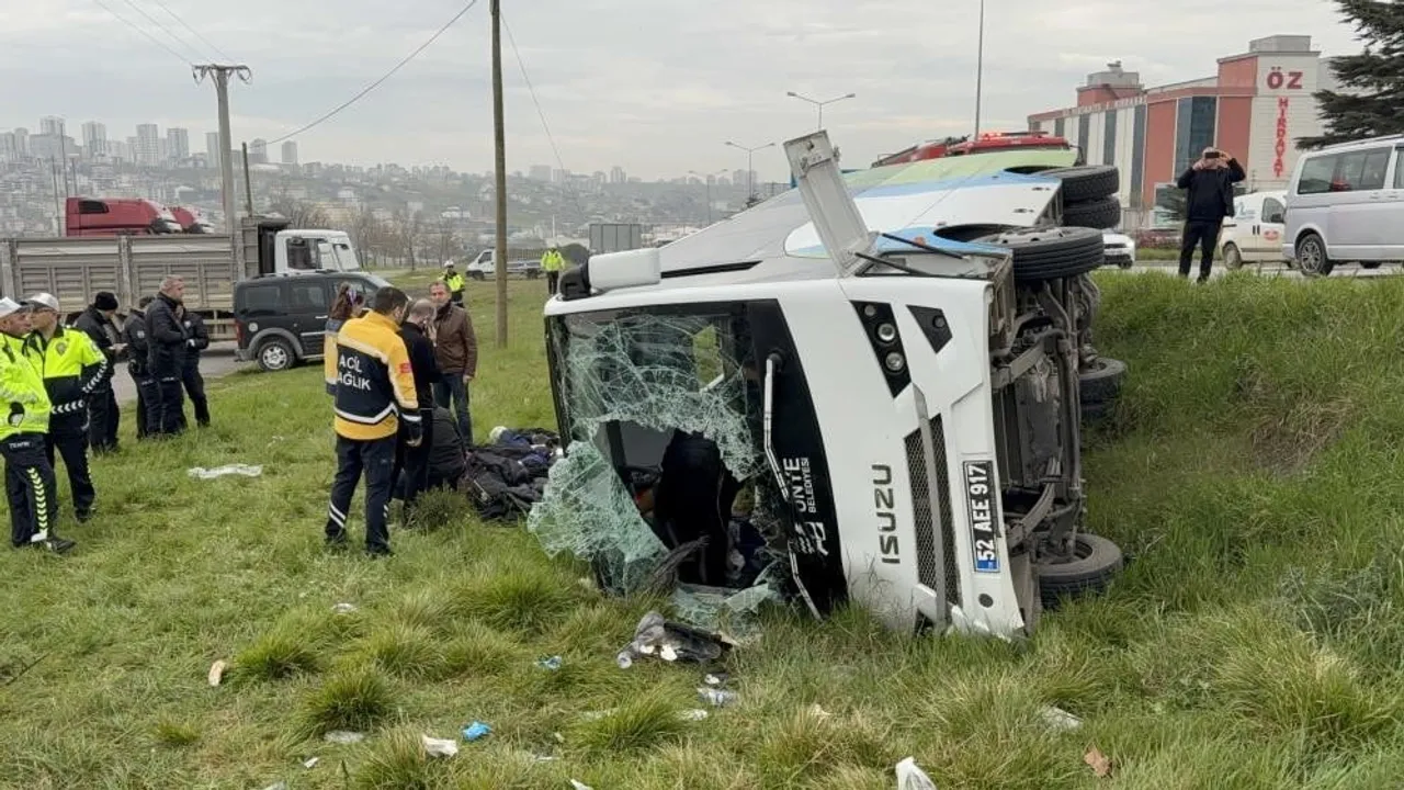Samsun'da midibüs kazasında kolu kopan öğrenci: Baba 'Temkinli ilerliyoruz'