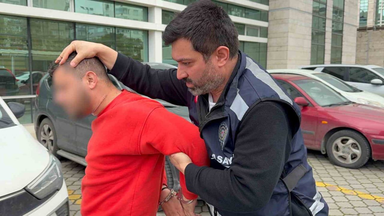 Samsun'da okul önünde silahlı saldırı: 2 kişi yaralandı, şüpheli tutuklandı
