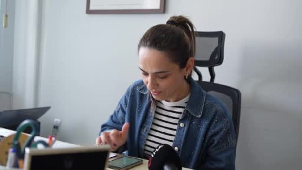 Samsun İl Sağlık Müdürlüğü'nden 'İkisini de söyle' kampanyası: Sağlık çalışanları sevdiklerini arayıp kanser taramalarını hatırlattı