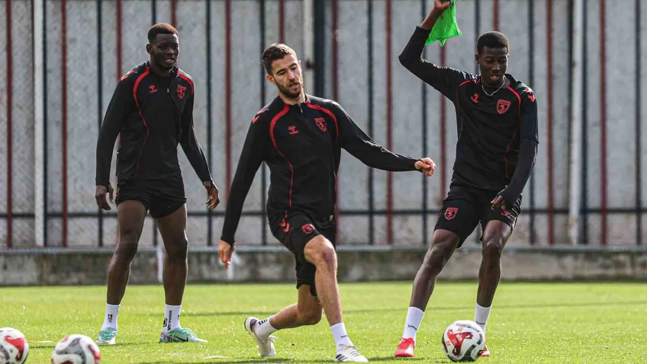 Samsunspor, Konyaspor Karşısında 21 Yıllık Galibiyet Özlemini Bitirmeyi ve Avrupa Hedefini Sürdürmeyi Hedefliyor