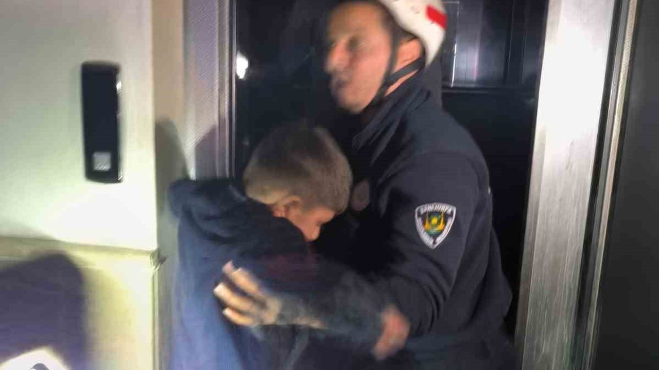 Şanlıurfa Akçakale'de Asansörde Mahsur Kalan 3 Çocuk Kurtarıldı