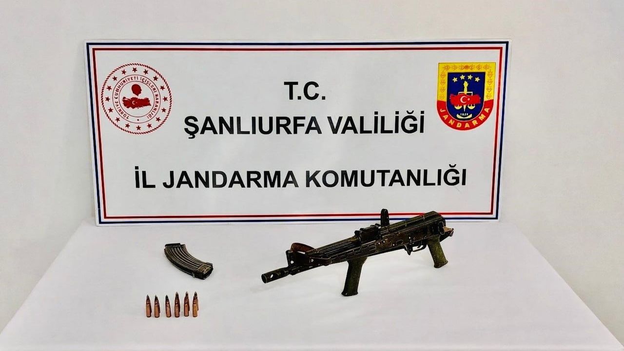 Şanlıurfa Akçakale’de silah kaçakçılığı operasyonu: 1 gözaltı, kalaşnikof ele geçirildi