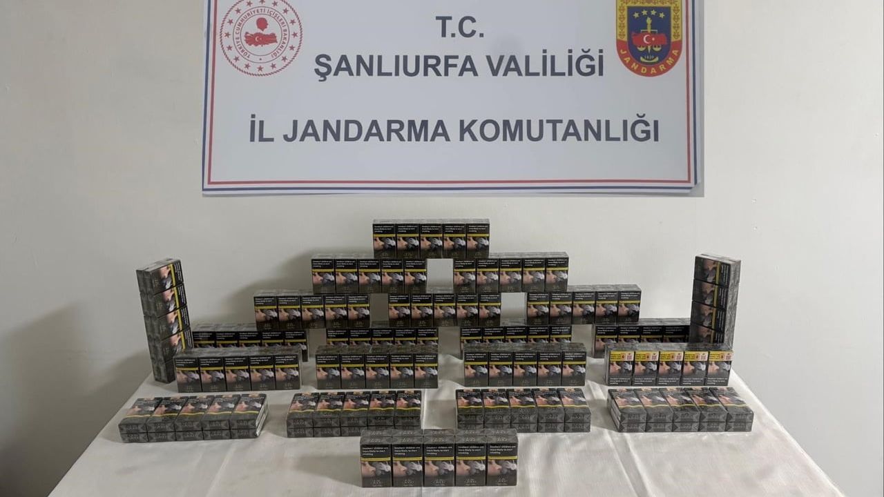 Şanlıurfa'da bir haftalık operasyonda Birecik ve Viranşehir'de 4 bin 600 paket kaçak sigara ve 32 kg kaçak çay ele geçirildi