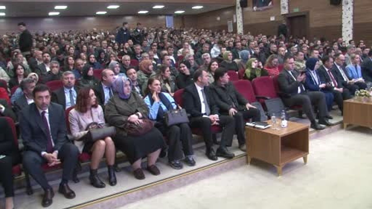 Şanlıurfa'da 'İletişimin Yeni Yüzyılı' eğitimi: Dezenformasyon 'milli güvenlik' boyutuyla ele alındı